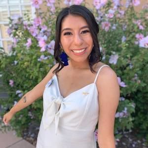 Meet your Posher, Alejandra